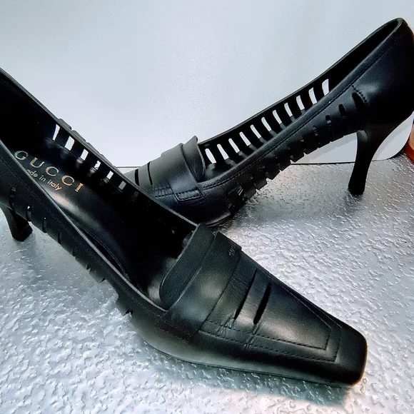 GUCCI Black Leather Laser Cut Square Toe Pumps, Size 35 - Picture 3 of 10